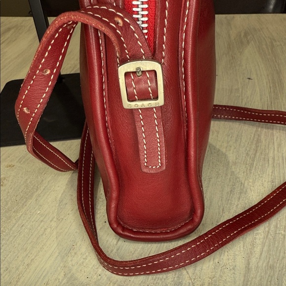 Vintage Coach Unlined Bellini Cherry Leather Crossbody- 9139 - Picture 9 of 13